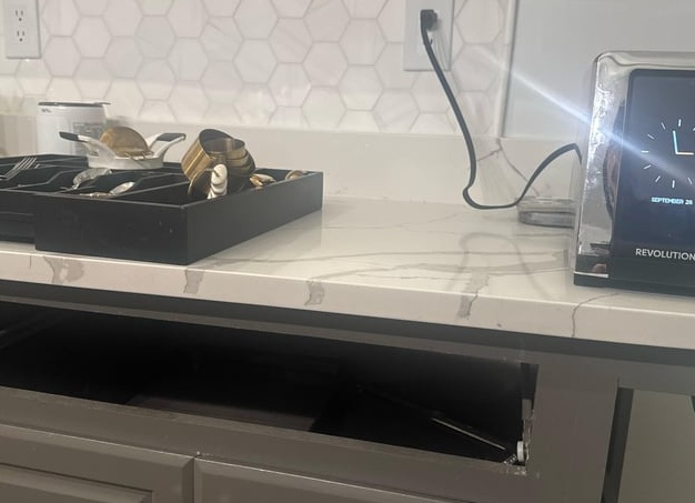 Почему встроенная мебель – лучшее решение для стильного и функционального интерьера?