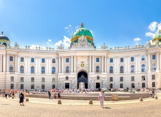 Оригинальная садовая мебель: подборка фотографий со всего мира