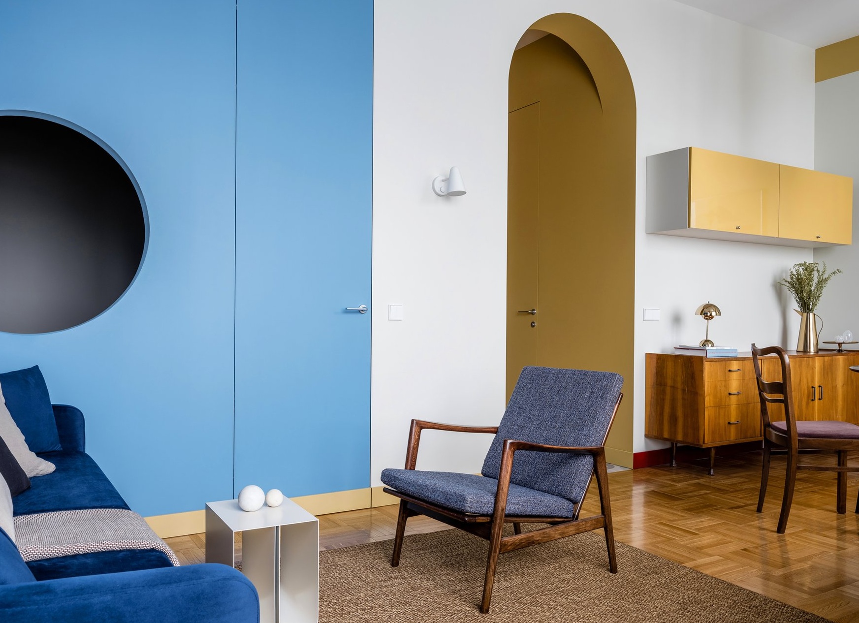 Минимализм в интерьере или как выбрать алюминиевую мебель